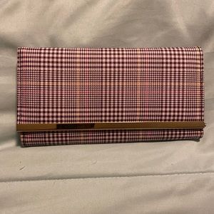 Plum plaid women’s wallet 💜💜💜